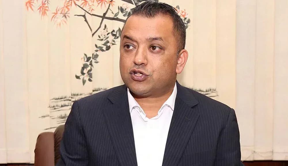 नेपाली कांग्रेसको विशेष महाधिवेशनबाट निर्वाचित सभापति गगन थापा शुक्निरबार निर्वाचन आयोगमा छलफलका लागि पुगेका छन्।