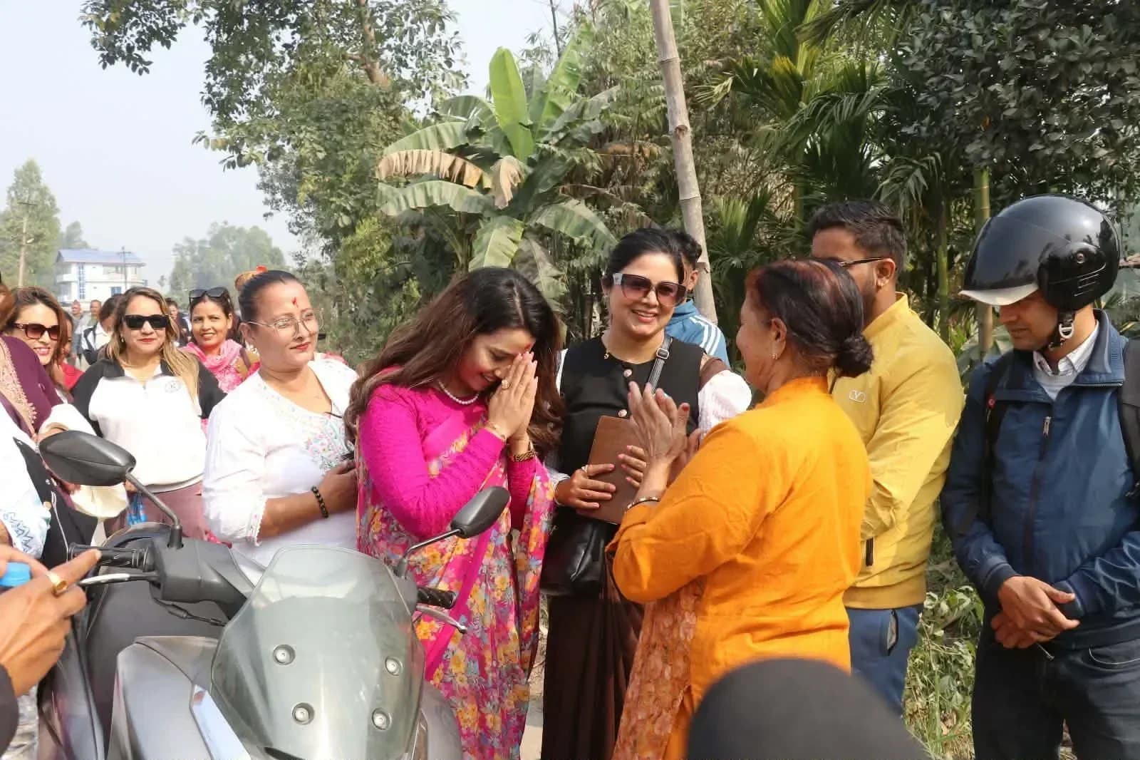 दमकमा रास्वपाको घरदैलो अभियान तीव्र, बालेन बिना स्थानीय नेता–कार्यकर्ताको सक्रियता