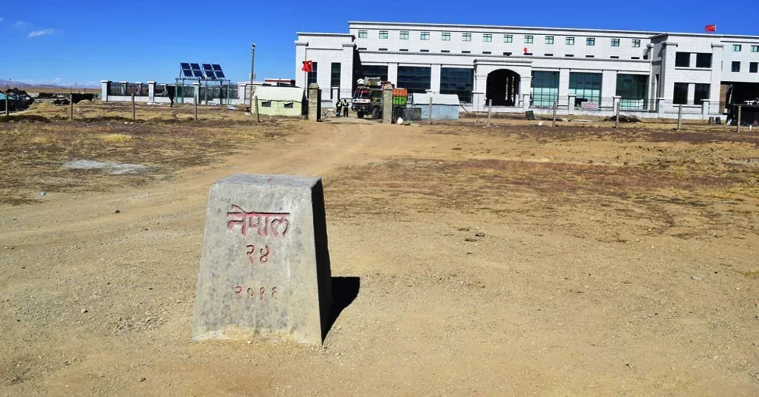 संयुक्त गस्ती टोलीद्वारा मुस्ताङमा अवैध सामान बरामद