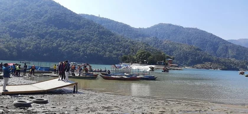 फेवातालमा माछा मार्ने क्रममा एसएलआर राइफल फेला