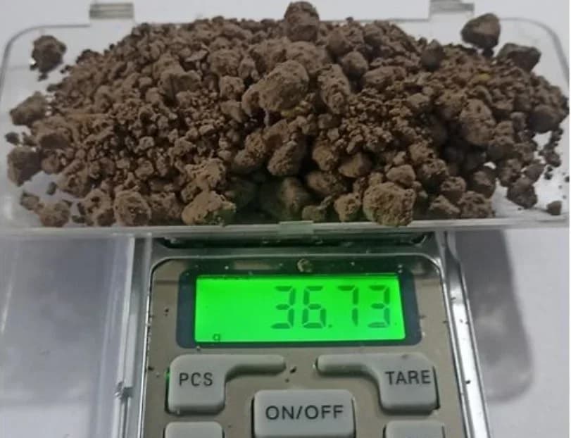 सुर्खेत प्रहरीले लागुऔषध कारोबारीलाई नियन्त्रणमा लिन हवाई फायर चलायो