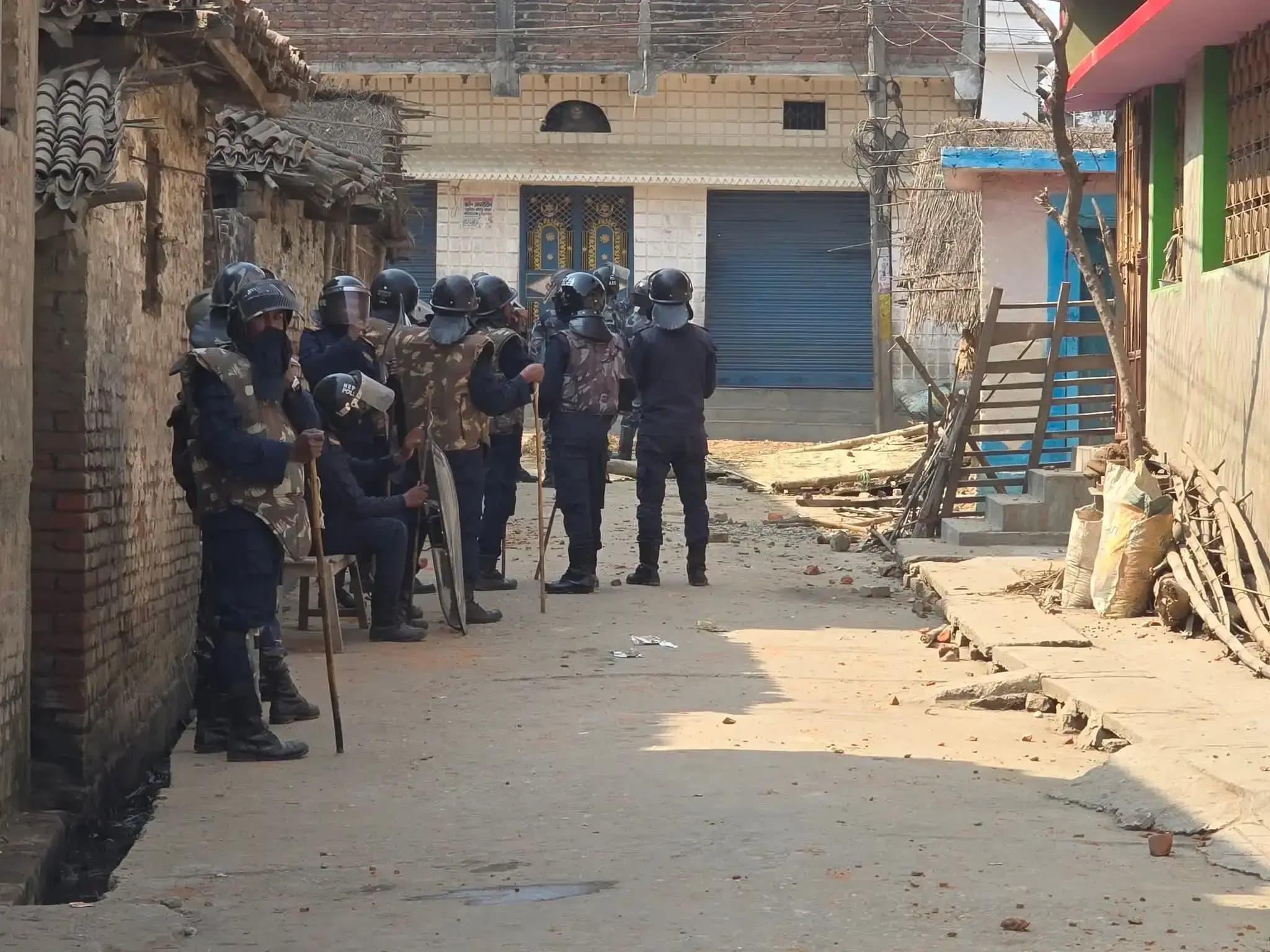 गौर मा हिन्दु–मुस्लिम साम्प्रदायिक विवाद, पक्राउ र कर्फ्यू अवस्था