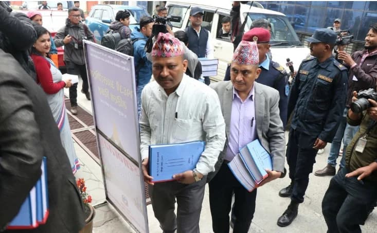 जेनजी प्रदर्शनबारे आयोगको प्रतिवेदन प्रधानमन्त्री कार्कीलाई बुझाइयो