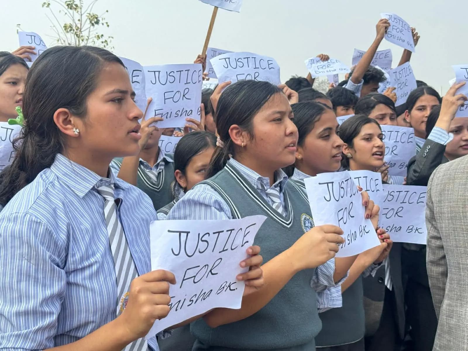 सुर्खेतमा इनिशा विक प्रकरण, दोषीलाई कारबाही माग्दै विद्यार्थी सडकमा
