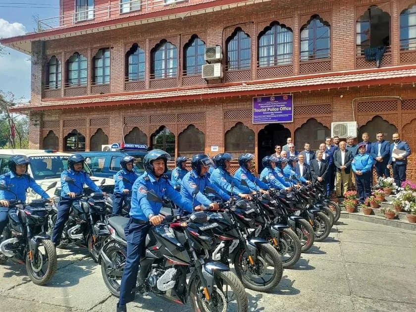 पर्यटक सुरक्षालाई सुदृढ बनाउन नेपाल पर्यटन बोर्डद्वारा पर्यटक प्रहरीलाई मोटरसाइकल हस्तान्तरण
