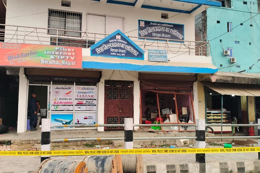   सिरहा बार एशोसिएसन कार्यालयमा कुकर बम विस्फोट, एक पक्राउ