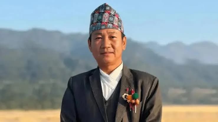 हर्क साम्पाङमाथि ज्यान र घर जलाउने धम्की, साइबर ब्यूरोमा उजुरी