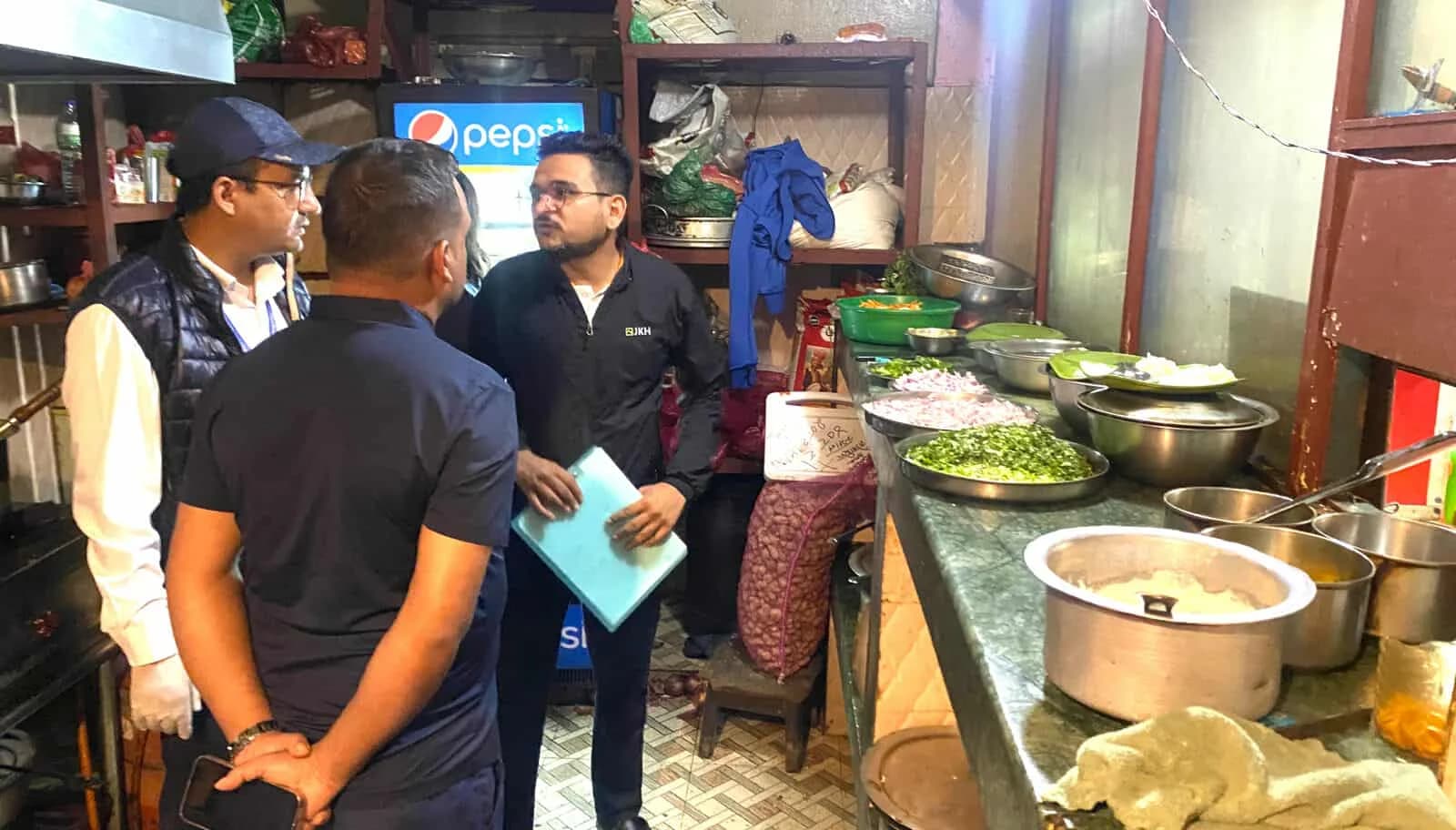 काठमाडौँमा एकै दिन ५६ फर्ममा बजार अनुगमन, सुधारात्मक निर्देशन जारी