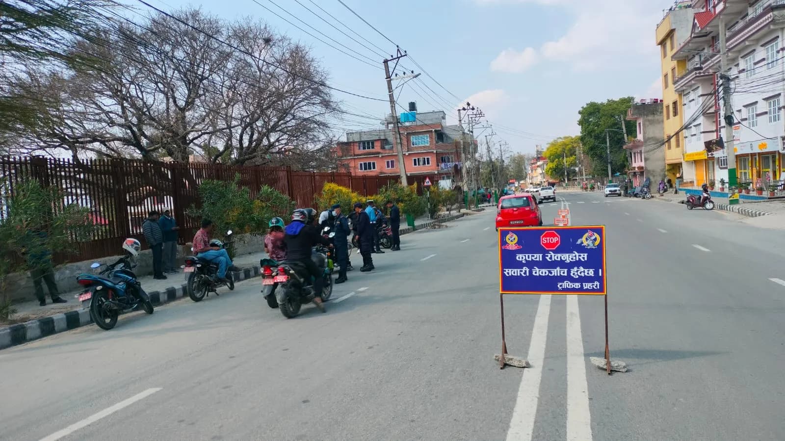  बल्खुमा लापसे गरी सवारी चलाउने दुई सार्वजनिक यातायात चालक पक्राउ