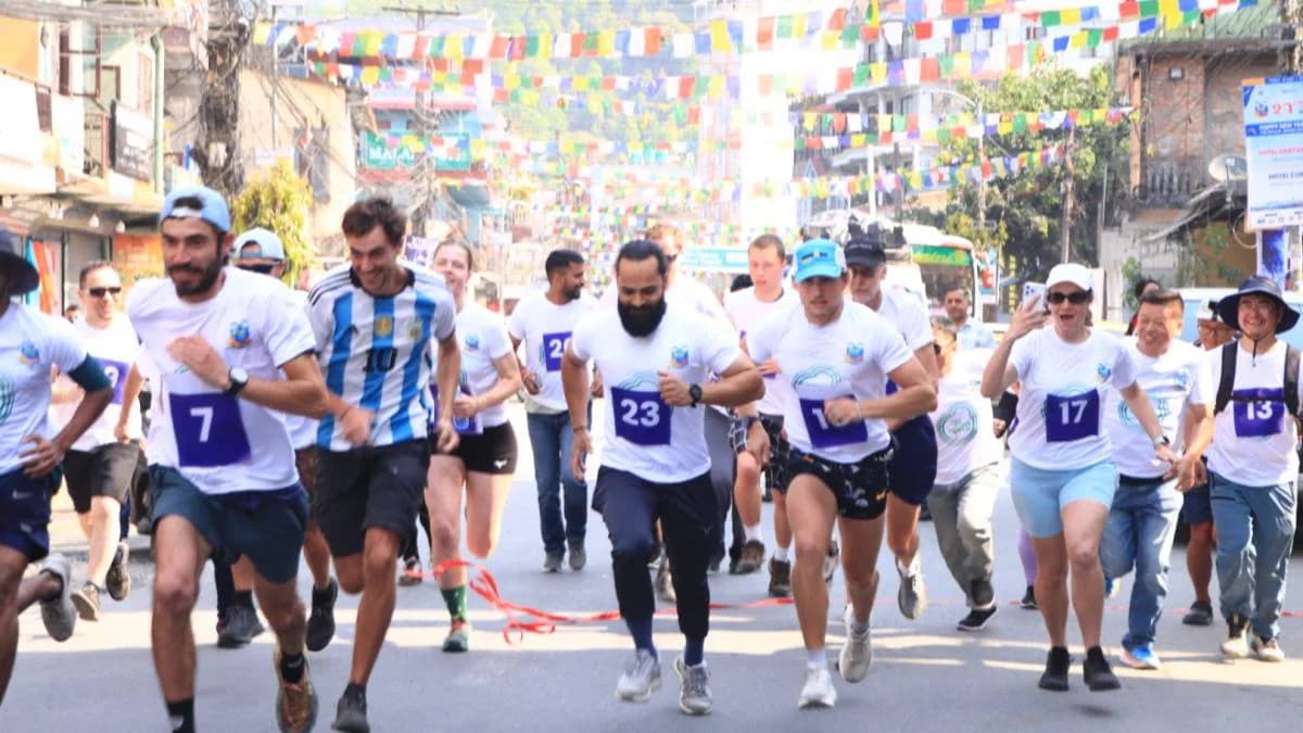 पोखरामा फेवा नयाँ वर्ष महोत्सवअन्तर्गत पर्यटन दौड सम्पन्न