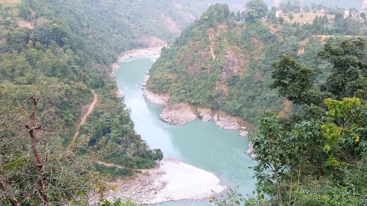 पाल्पाको कालीगण्डकीमा पौडी खेल्न गएका दुई जना बगेर बेपत्ता