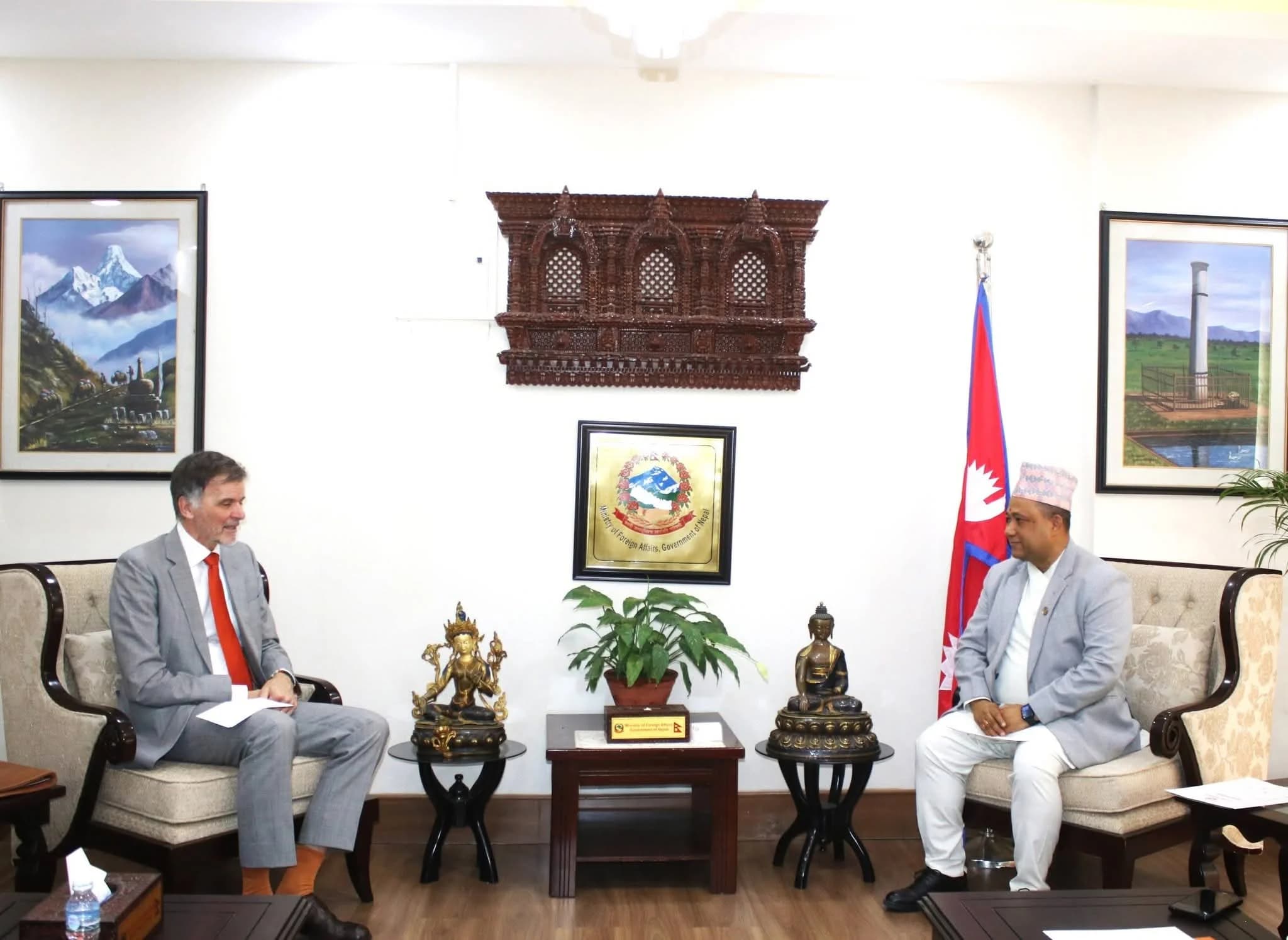 परराष्ट्रमन्त्री शिशिर खनालसँग जर्मनीका राजदूतको शिष्टाचार भेट, द्विपक्षीय सहकार्यमा छलफल