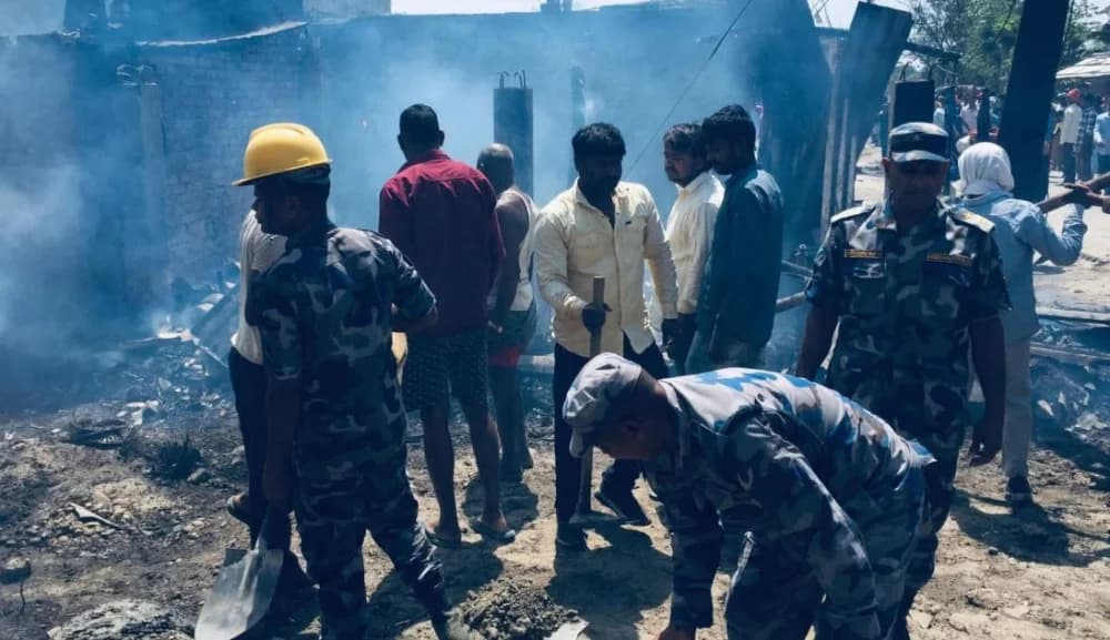नवलपरासीमा आगलागी, १२ घर नष्ट — करोडौंको क्षति