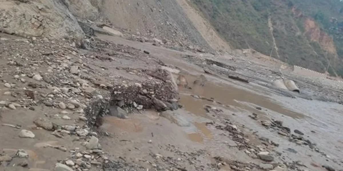 बीपी राजमार्ग पुनः अवरुद्ध, वर्षाले डाइभर्सन निर्माण कार्य प्रभावित