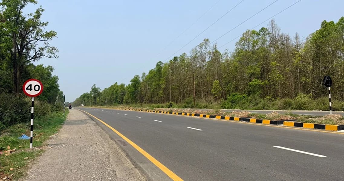 नारायणगढ–बुटवल सडक विस्तारः निर्माण सकिएका क्षेत्रमा सडक सुरक्षाका काम सुरु