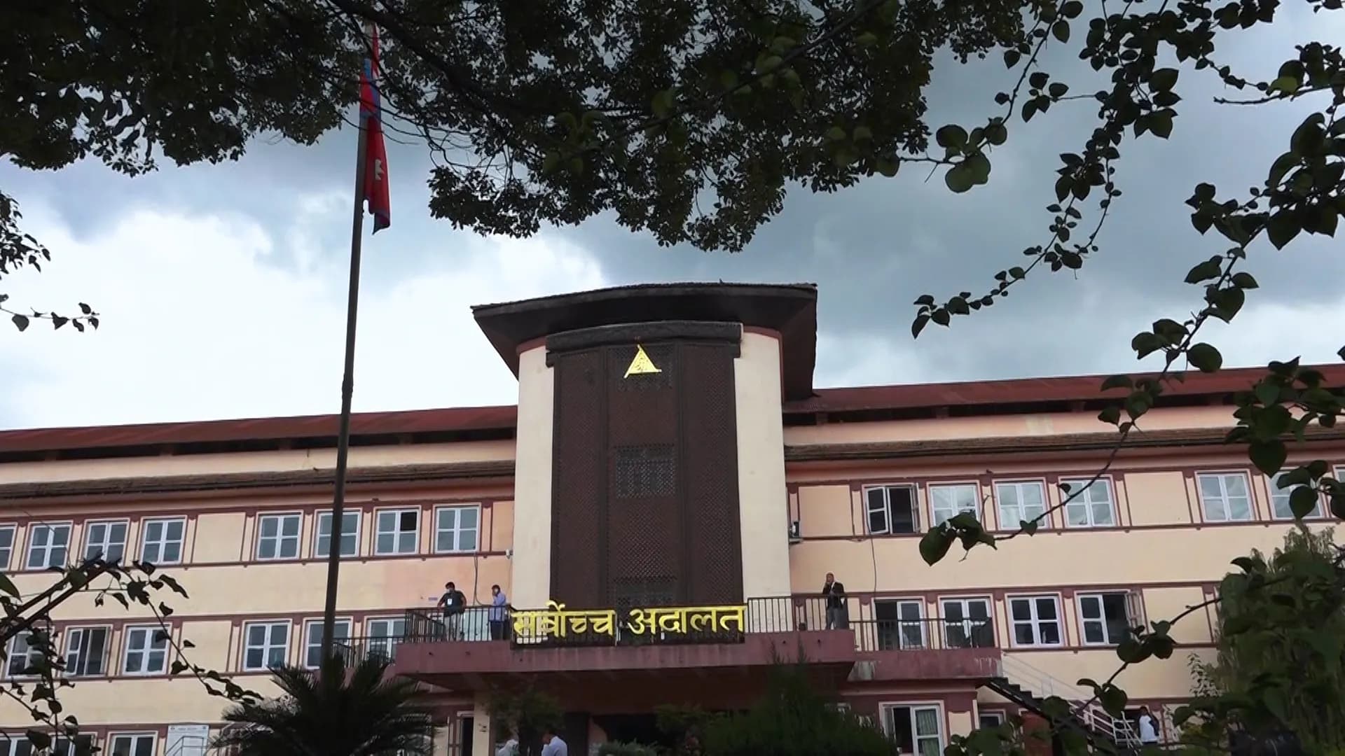सुकुम्बासी बस्ती खाली गराउने प्रक्रियाबारे कागजात झिकाउन सर्वोच्चको आदेश