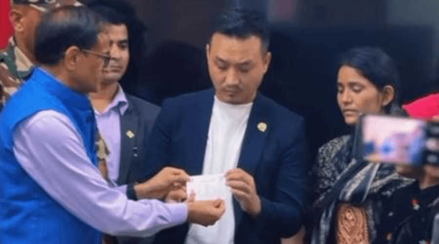 आत्मदाहमा ज्यान गुमाएका गणेश नेपालीकी श्रीमतीलाई नागरिकता हस्तान्तरण, सरकारसँग ९ बुँदे सहमति