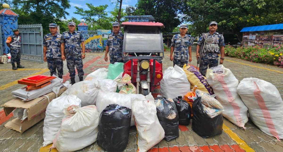 करिब १५ लाखको सामान बरामद गरेर भन्सार बुझाइयो